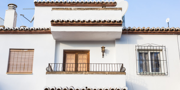 Pintar Fachadas de Casas Unifamiliares / Chalets Ejea de los Caballeros · Pinturas Especiales Anticorrosivas y de Alta Resistencia
