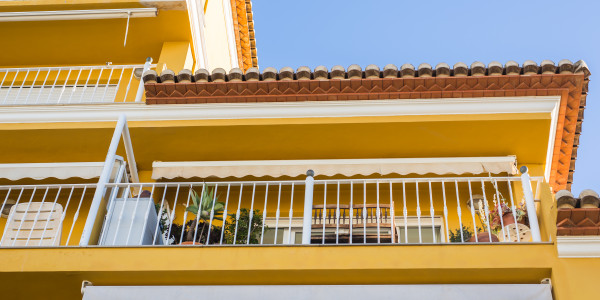 Trabajos Verticales en Fachadas de Edificios / Viviendas Ejea de los Caballeros · Restauración de Fachadas