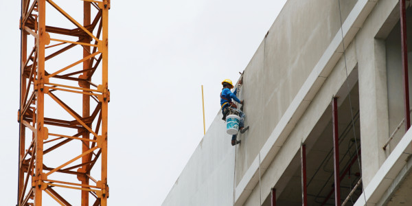 Trabajos Verticales en Fachadas de Edificios / Viviendas Ejea de los Caballeros · Pintar Edificios de Construcción de Obra Nueva