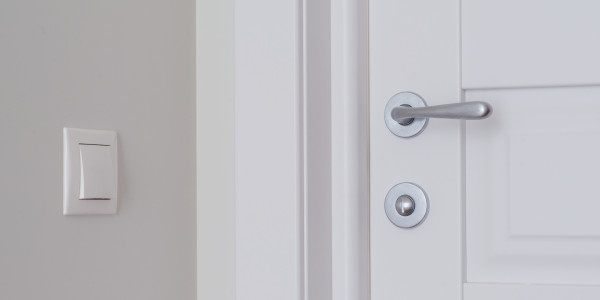 Pintar Fachadas y Patios de Luces de Comunidades Vecinos / Propietarios Cuarte de Huerva · Pintura para Pintado de Puertas Privadas de Vecinos